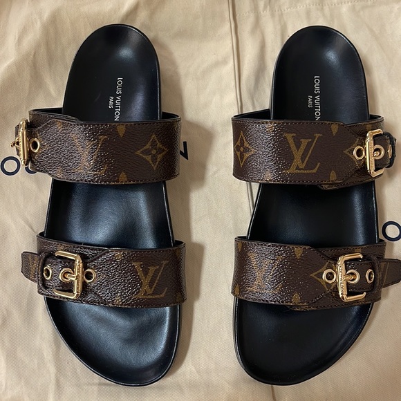 Louis vuitton monogram dome best sale dia flat mule sandals